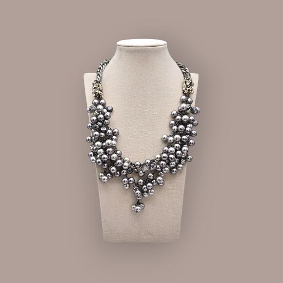 Gray Pearl Cluster Dark Metal Stella & Dot Necklace – Vintage Old Money Glam - Picture 3 of 10